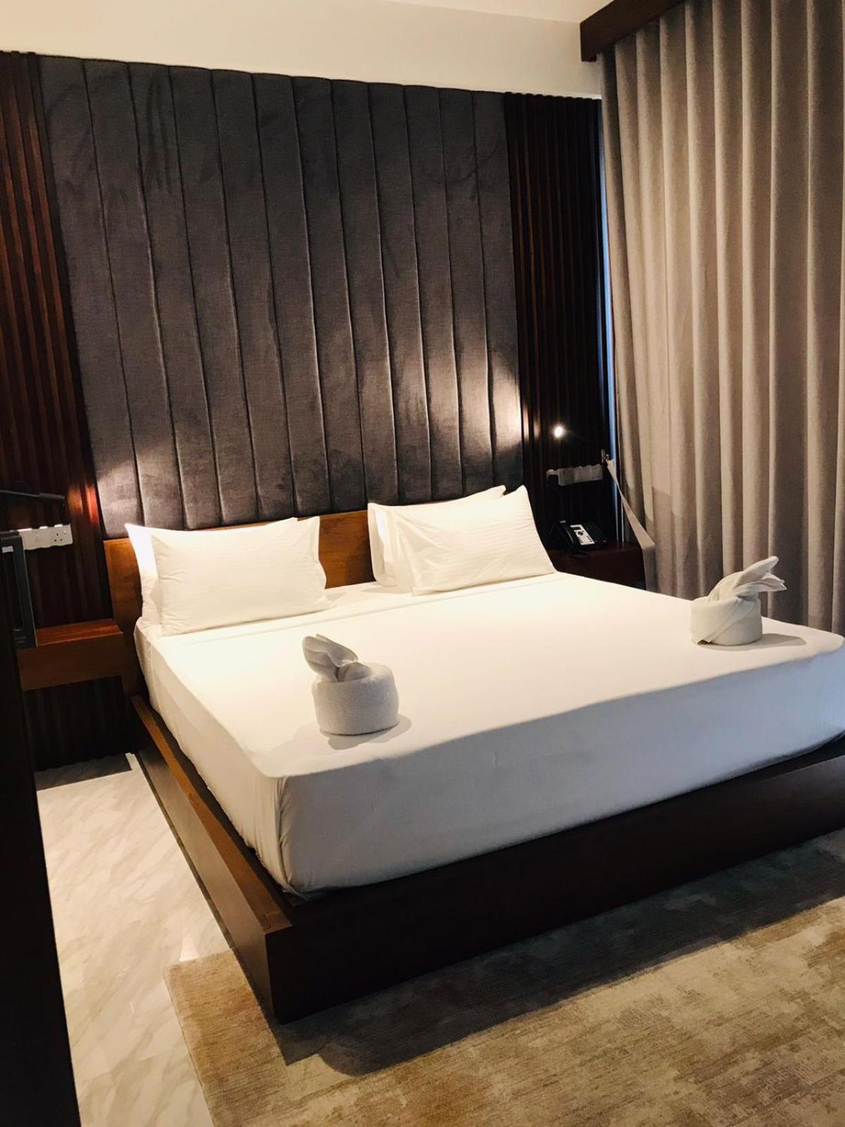 Thimbiri Wewa Resort Вилпату Екстериор снимка
